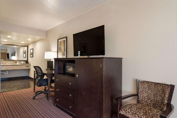 Best Western Plus Cedar City image 17