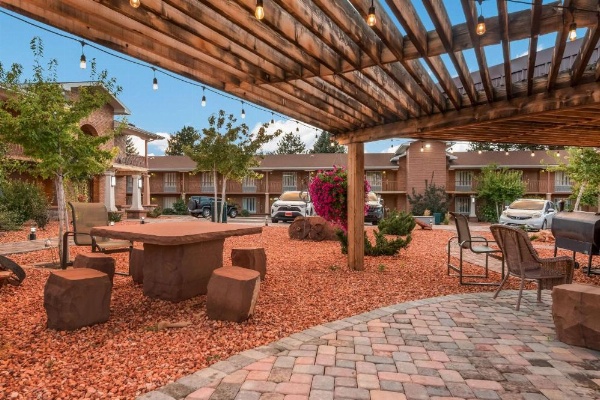 Best Western Plus Cedar City image 8